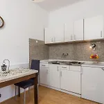 1 Bedroom Gorgeous In Lejlighed Omišalj