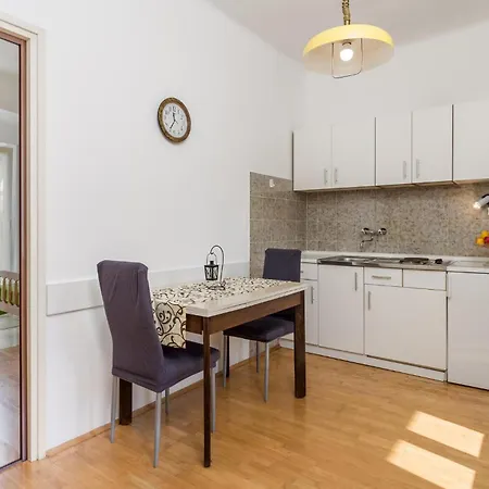 Apartmán 1 Bedroom Gorgeous In *