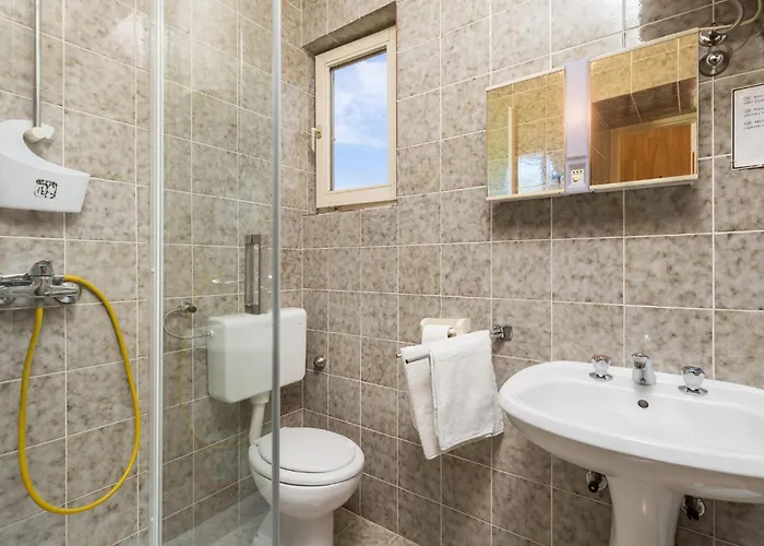 Apartman 1 Bedroom Gorgeous In Omisalj